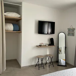 Avec Salle De Bain Privée Dans Avec Garage Couette-café Manosque